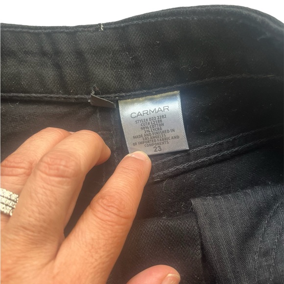 CARMAR JEAN SHORTS distressed - Picture 5 of 13